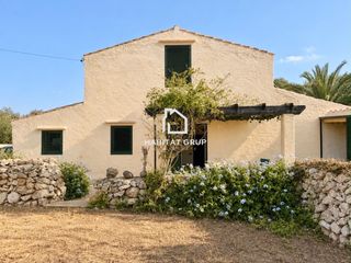 Casa in Trebalúger. Casa en es castell