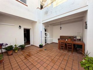 House in Cassà de la Selva. Acogedora casa pareada con patio en tranquila zona residencial d