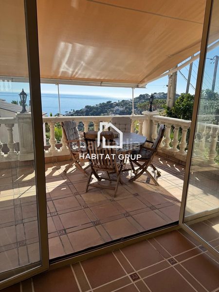 Foto 487a0232-8459-4c5b-8a52-0c889aea29ab. Casa amb calefacció piscina a Canyelles Lloret de Mar