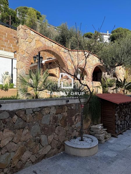 Foto 5d0793ef-54d3-43bf-be1c-a264a0314884. Casa amb calefacció piscina a Canyelles Lloret de Mar