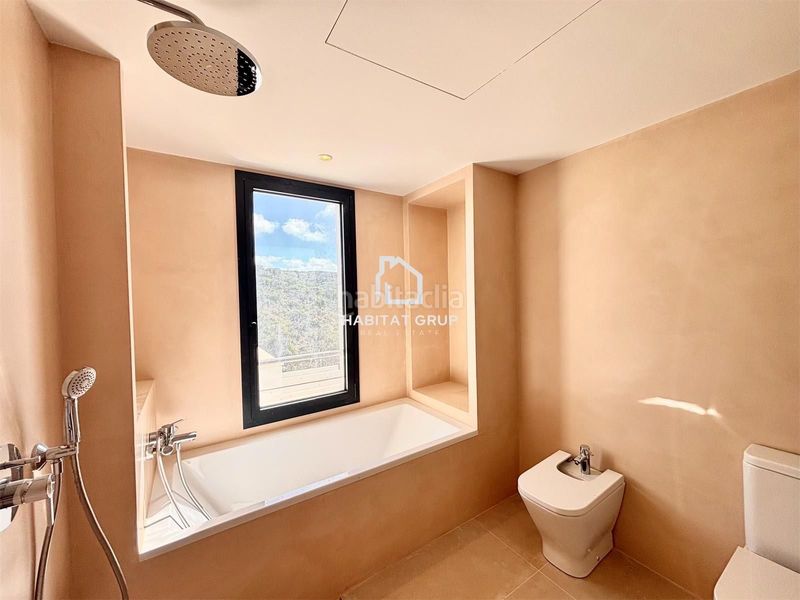 Foto d20ca3f9-e9d3-4693-aef2-4979edf3403d. Casa amb calefacció piscina a Cala Llonga-Sa Mesquida Maó / Mahón