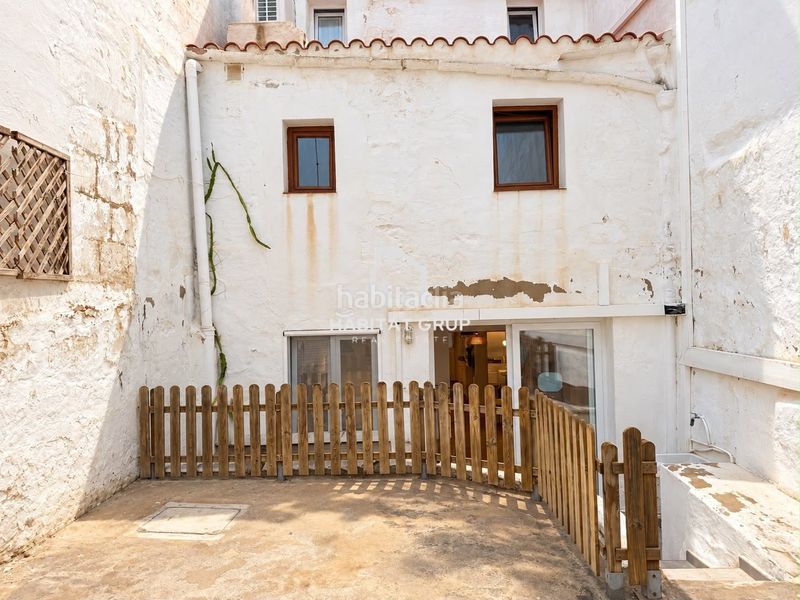 Foto 57c77580-3962-4df3-96e0-1c4f75158f41. Casa amb calefacció a Centre Històric Maó / Mahón