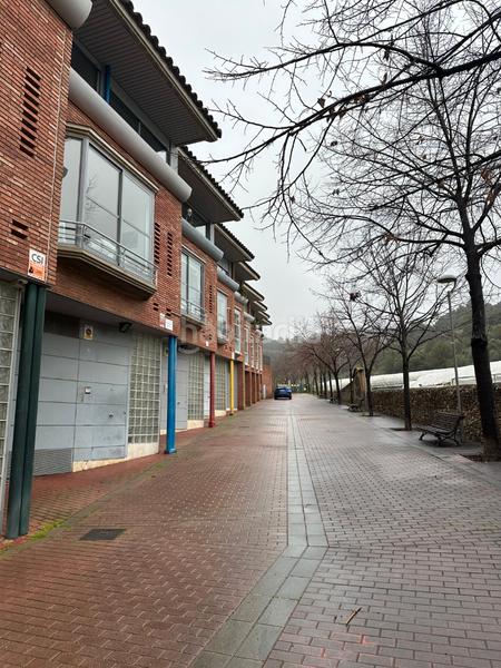 Foto 09be63d4-860e-49d9-9957-49454514a060. Semi detached house with heating parking in Tiana