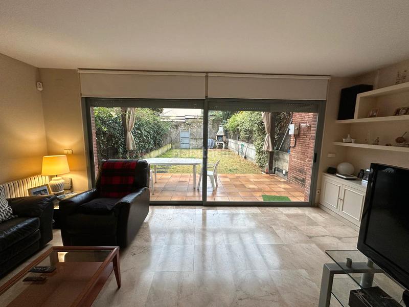 Foto 6ba85620-9b4a-4fd4-9a5a-ced1e689d384. Semi detached house with heating parking in Tiana