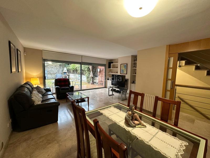 Foto 6c6ebc09-8312-48b3-80e2-362abac0f2e2. Semi detached house with heating parking in Tiana