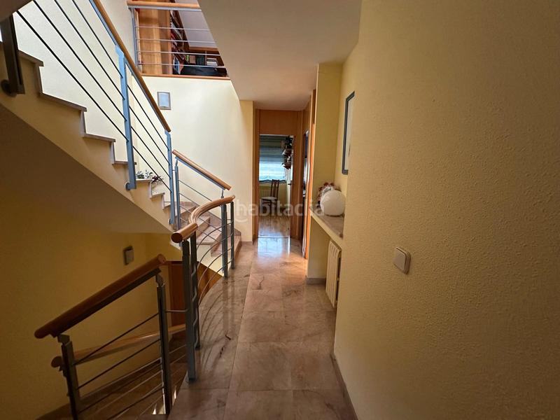 Foto ebd9c57a-b5b6-480c-9e2d-b0c189a570d7. Semi detached house with heating parking in Tiana