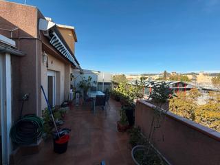 tic  Carrer de l'estrella. tico con terraza y ascensor
