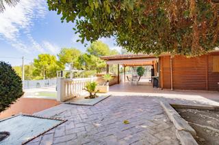 Chalet à Albalat dels Tarongers. Tu chalet soñado en albalat dels tarongers te espera!