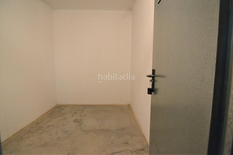 Foto cdd3c190-7bab-4d96-aba3-b09d01e5d923. Parking coche dos plazas de garaje trastero. emperador en Museros