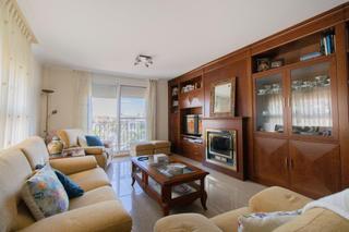 Piso  Plaza plaza maría zambrano. Piso único de 210m exterior, con garaje, trastero y detalles con