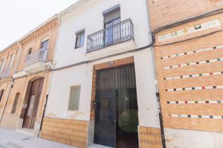 Casa adossada  Cano. Casa de pueblo en massamagrell