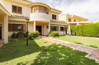 Xalet  Avenida avenida del mar. Chalet familar con encanto junto al mar y club de tenis