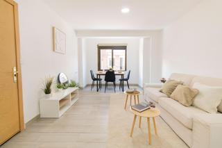 Apartament a Calle mestre serrano 55. Piso reformado con terraza privada en puçol