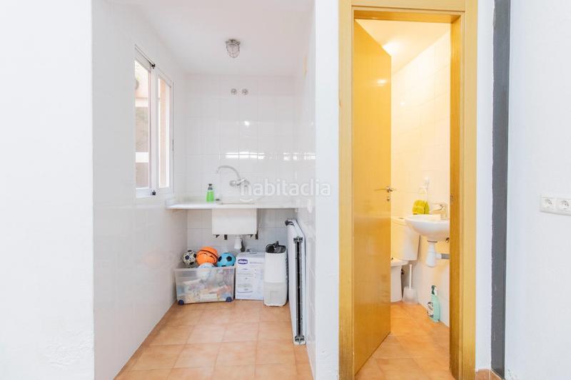 Foto 0dce1546-146d-4287-a08c-022333a92825. Casa adosada  lista para entrar a vivir en el centro en Foios