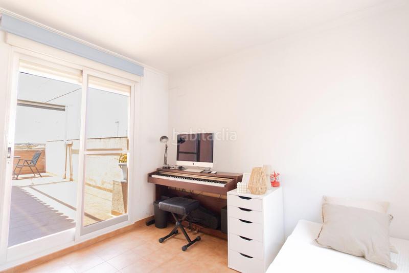 Foto 225796b7-a12a-4940-bf8c-56f0a2a984ff. Casa adosada  lista para entrar a vivir en el centro en Foios