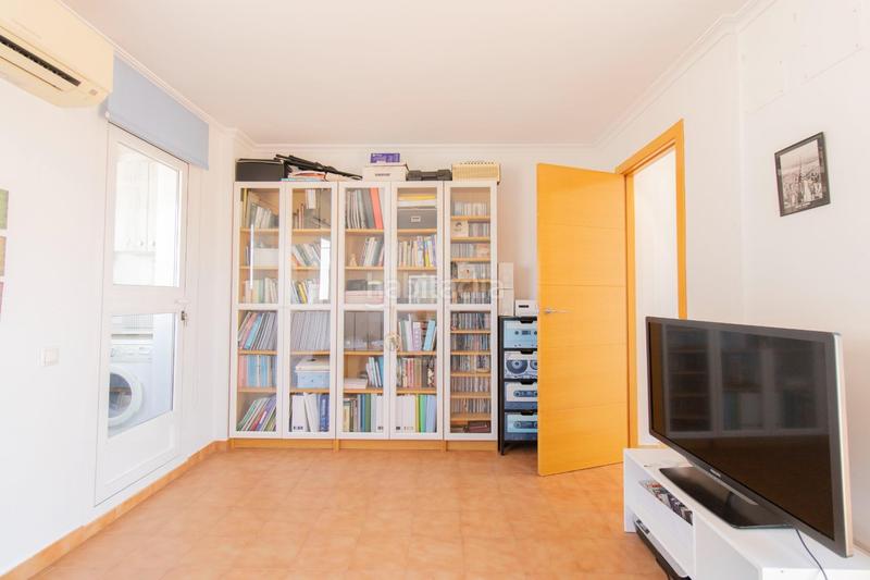 Foto 3565a992-98f0-4ba0-a33b-3f340084b8bd. Casa adosada  lista para entrar a vivir en el centro en Foios
