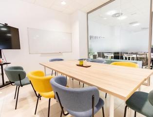 Location Bureau à Avenida avenida de la cruz, 23 23. Coworking en museros espacio diáfano, moderno y todo incluido