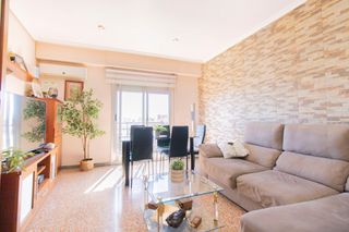 Pis  Mestre melchor, del. Amplio piso de 122 m2 en venta en pleno centro de albalat dels s