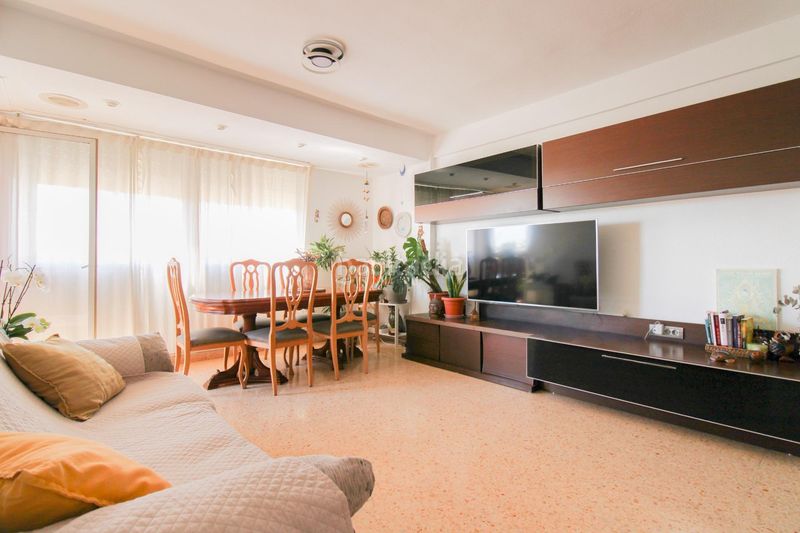 Foto c530bf33-2850-4add-a840-8b2c48e04f4f. Pis a Pobla de Farnals Pobla de Farnals (la)