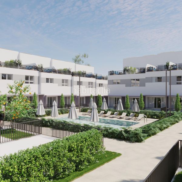 Foto ab207635-4181-4fc6-b28f-78b150b797be. Casa adossada amb aparcament piscina a Massamagrell