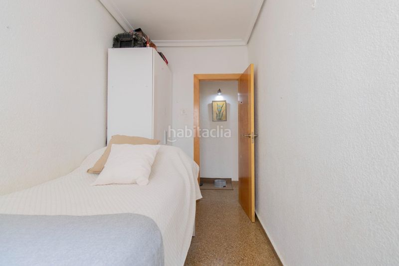 Foto 214a3e15-4bcf-4c9c-b01a-1f2eecd10564. Pis a malvarrosa 121 a Malva Rosa Valencia