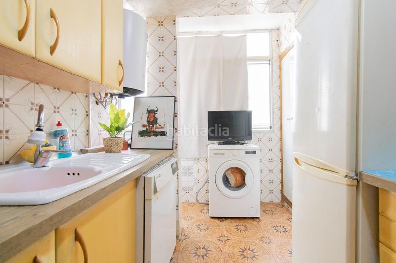 Foto 9cb7eb05-d5b1-42eb-a5d2-70f88cc8340c. Pis a malvarrosa 121 a Malva Rosa Valencia