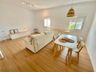 Pis a Avenida raval 111. Piso en venta con inquilinos en avenida raval!