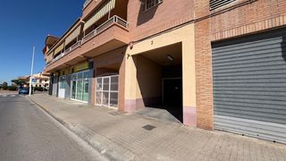 Parking coche  Avenida avenida corts valencianes. Se vende amplia plaza de garaje en puçol