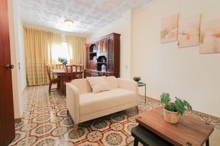 Xalet  Doctor marañon. Planta baja de casa de pueblo con terraza y garaje en massamagre
