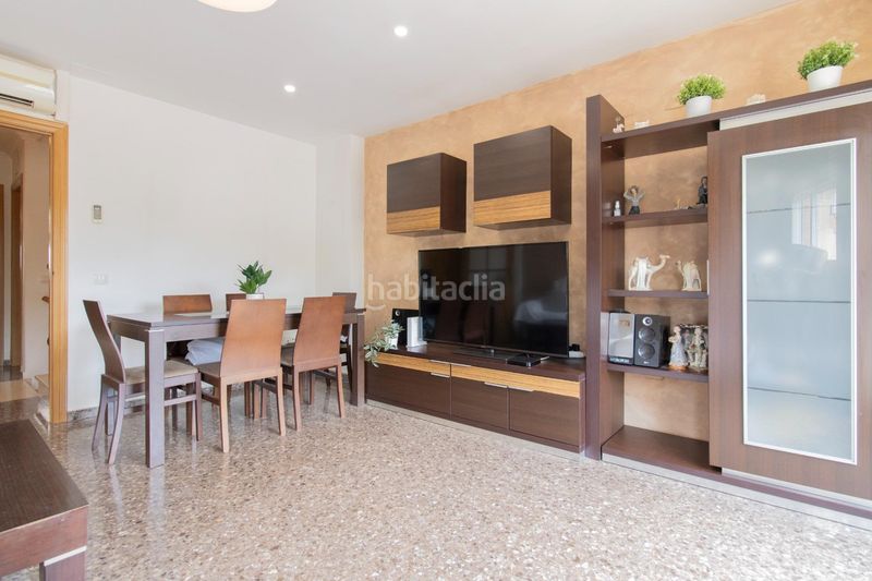Foto 4af43077-6b46-483d-9856-c6fa08ab1655. Casa adossada amb aparcament a Zona Alta Puçol