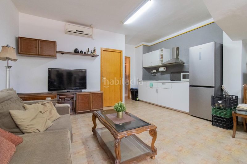 Foto f878f96e-efac-4b22-bb48-b1a789f83de9. Casa adossada amb aparcament a Zona Alta Puçol