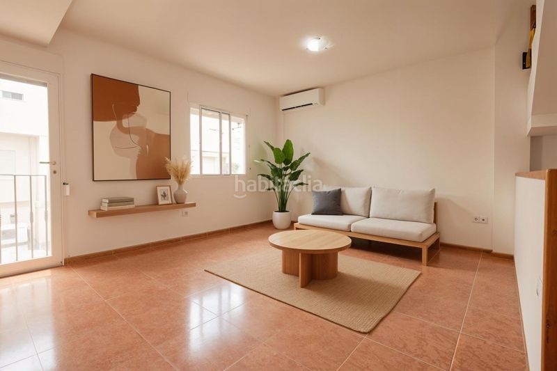 Foto 9fdaee4e-8a6d-4ed0-8289-25ca0564027a. Casa adossada amb aparcament a Massamagrell