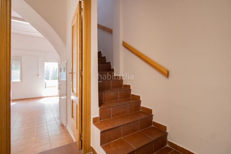 Foto a4e8276f-9eac-4334-b084-fb755c5ee076. Casa adossada amb aparcament a Massamagrell