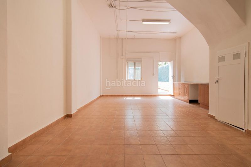 Foto c03ed4ab-2389-42c0-a845-289411156f8b. Casa adossada amb aparcament a Massamagrell