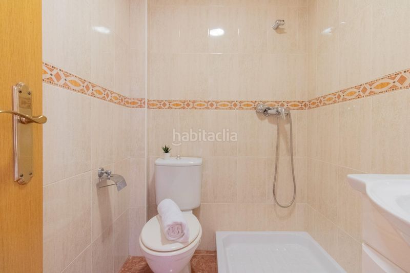 Foto d3972116-3a64-45a5-abaf-bb2f4a6f1a0c. Casa adossada amb aparcament a Massamagrell