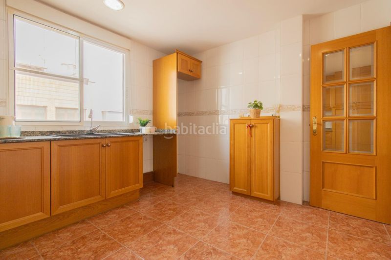 Foto d9fc9a37-f83a-4f19-9d28-051556c0023c. Casa adossada amb aparcament a Massamagrell
