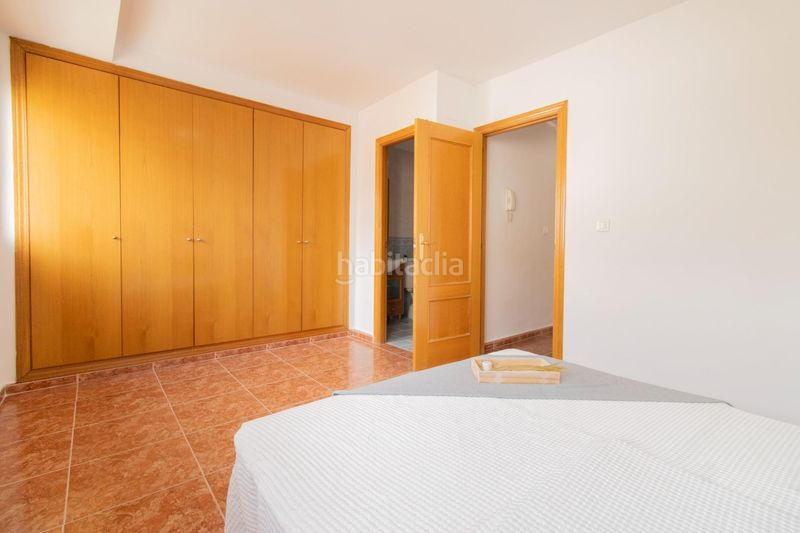 Foto e4738f56-deb2-4257-bc9e-4c51db94e7f2. Casa adossada amb aparcament a Massamagrell