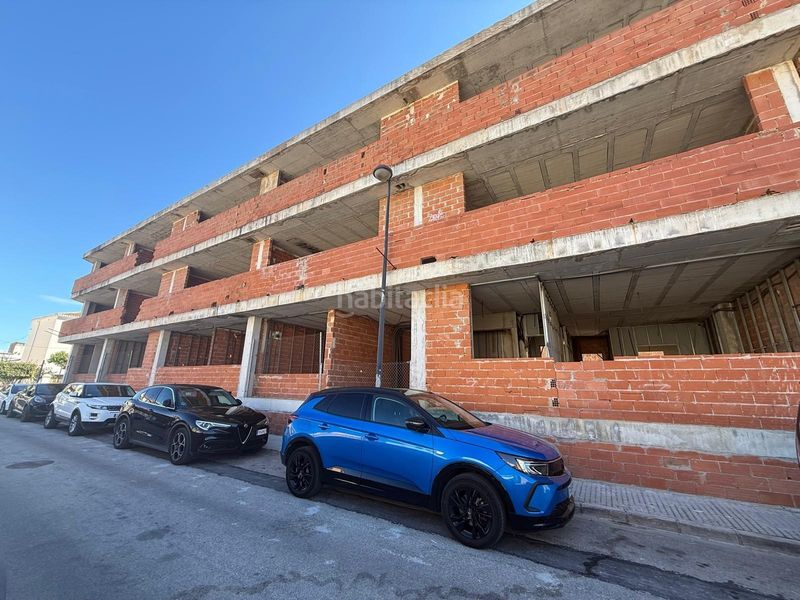 Foto a25e8987-2b56-431d-93ee-ba64598c2a7a. Edifici a avenida camí de xátiva 4 a Rafelcofer
