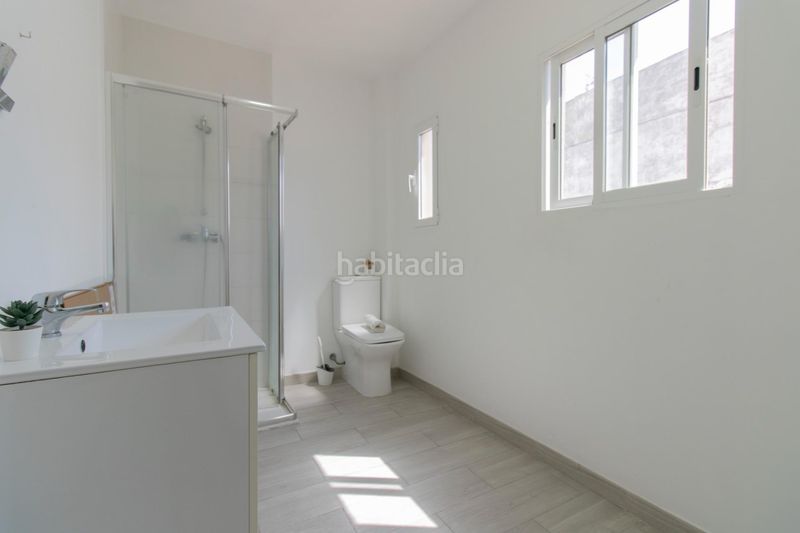 Foto c4b3f3c5-85c3-4078-9ad8-fcb21fd9c03a. Pis a playa puerto de Sagunto Sagunt