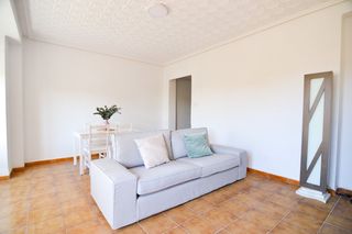 Flat in Avenida Raval 109