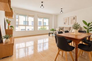 Appartement  Escola (de l'). Piso amplio y luminoso de 3 habitaciones en el centro de moncofa