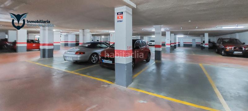 Foto 3cad66d0-6668-49ea-9b91-cdbcf79c0fd3. Aparcament cotxe a avinguda del mestre rodrigo 105 a Valencia