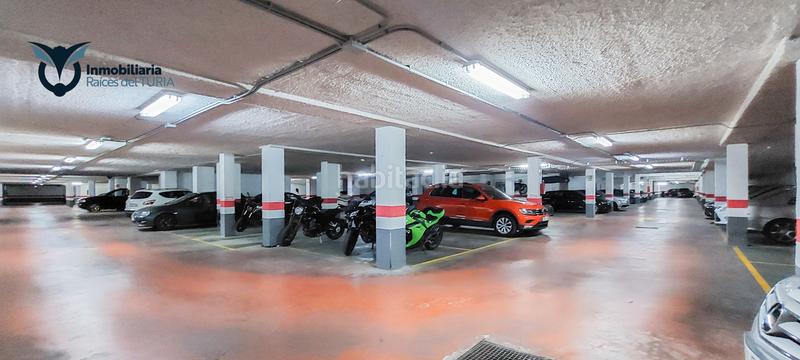 Foto 8550f5db-615e-455d-87c7-2d5b7e26342c. Parking coche en avinguda del mestre rodrigo 105 en Valencia