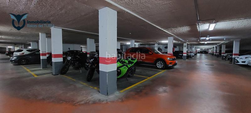 Foto 8d1ded42-4cf4-41f8-b683-2c15579de36b. Parking coche en avinguda del mestre rodrigo 105 en Valencia