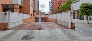 Parking voiture à Avinguda del mestre rodrigo 105