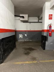 Parking coche en Barcelona - carrer enamorats