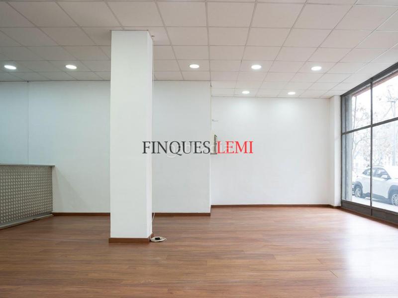 Foto 3c251b40-cfb3-4ec8-82f3-e8e88c915878. Local comercial a La Verneda - La Pau Barcelona