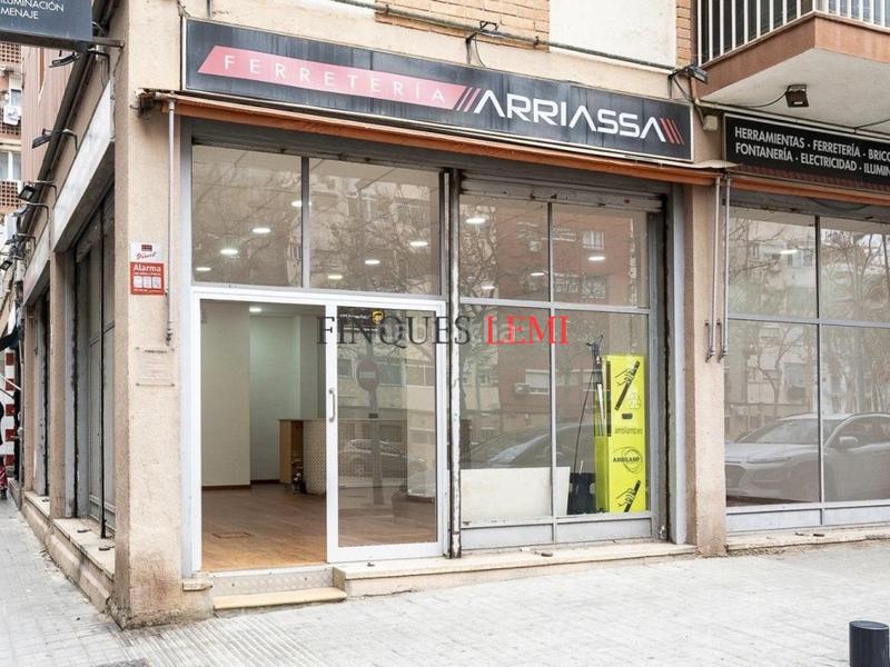 Foto f8bc3e03-9442-49f1-9872-9c742f9cf4b1. Local comercial a La Verneda - La Pau Barcelona