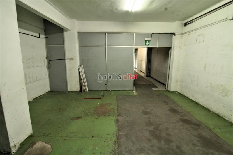 Foto a835f6c1-a843-4049-b9fa-19c0f7d022f0. Local commercial dans El Camp de l´Arpa del Clot Barcelona