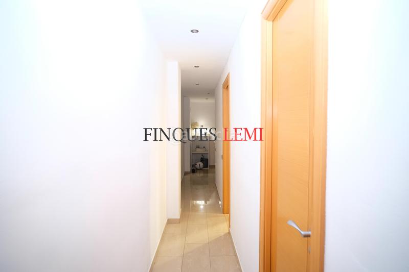 Foto 46a86980-68e1-4509-92fd-fa3e5e6bb7cc. Piso amplio piso con vistas, calefacción y parking cerca de la sagrada familia en Barcelona